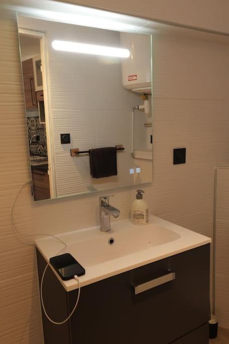 Appartement Centre Ville -- Pierrelatte ภายนอก รูปภาพ