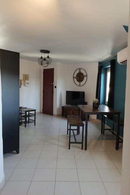 Appartement Centre Ville -- Pierrelatte ภายนอก รูปภาพ