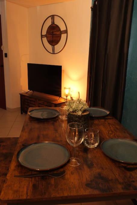 Appartement Centre Ville -- Pierrelatte ภายนอก รูปภาพ